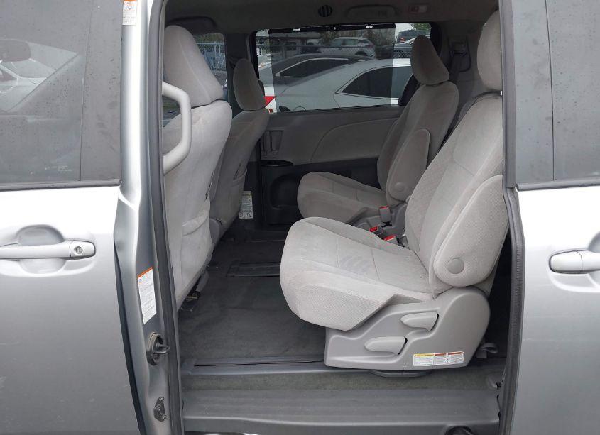 Photo 8 of 2017 Toyota Sienna LE 8 PASSENGER (VIN 5TDKZ3DC8HS875310)