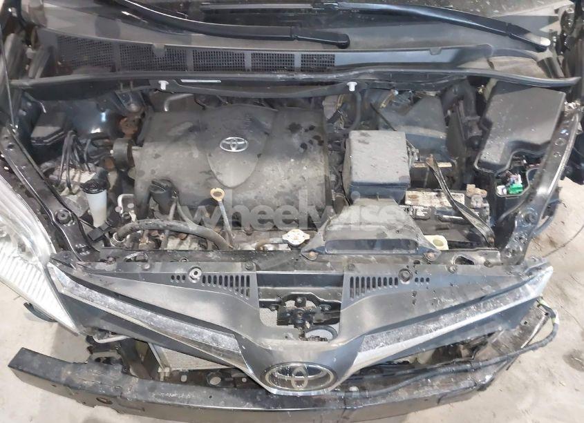 Photo 10 of 2018 Toyota Sienna LE 8 PASSENGER (VIN 5TDKZ3DC8JS956555)