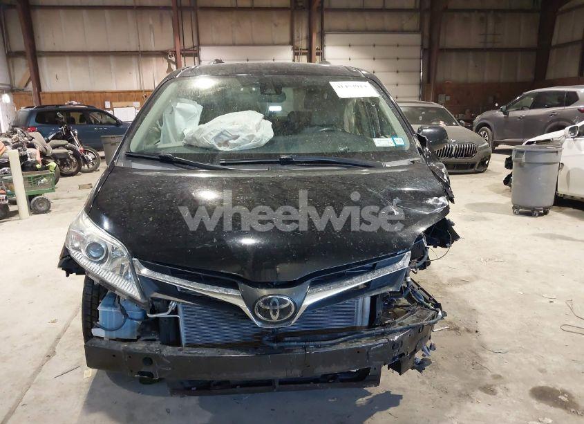 Photo 13 of 2018 Toyota Sienna LE 8 PASSENGER (VIN 5TDKZ3DC8JS956555)