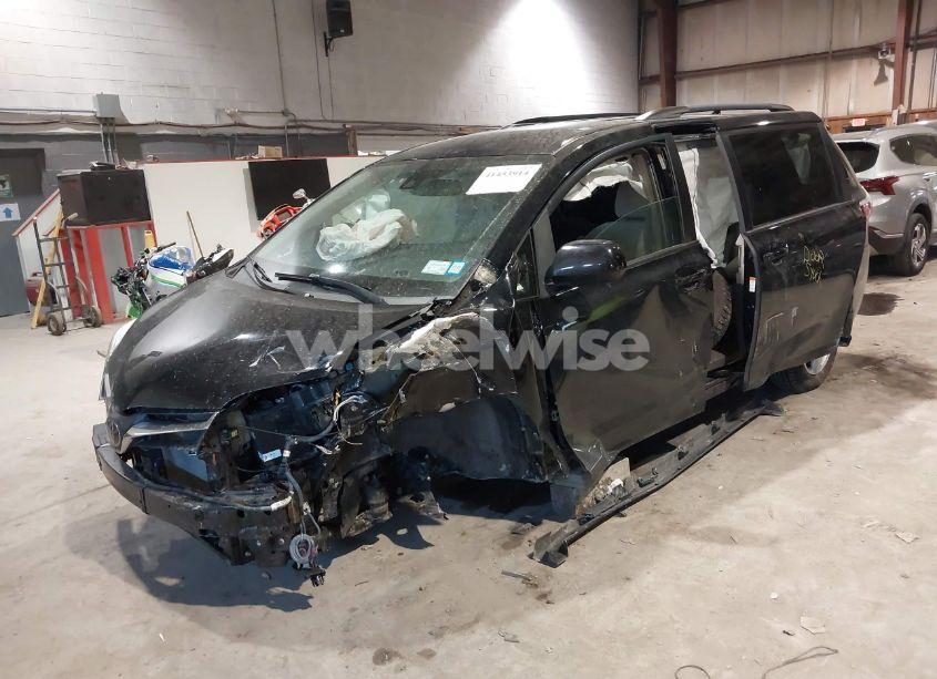 Photo 2 of 2018 Toyota Sienna LE 8 PASSENGER (VIN 5TDKZ3DC8JS956555)