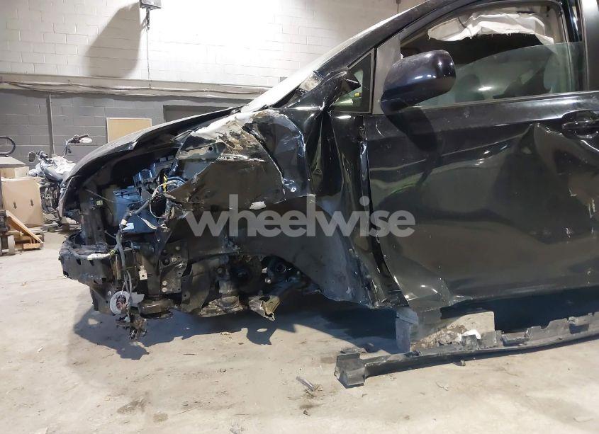 Photo 6 of 2018 Toyota Sienna LE 8 PASSENGER (VIN 5TDKZ3DC8JS956555)