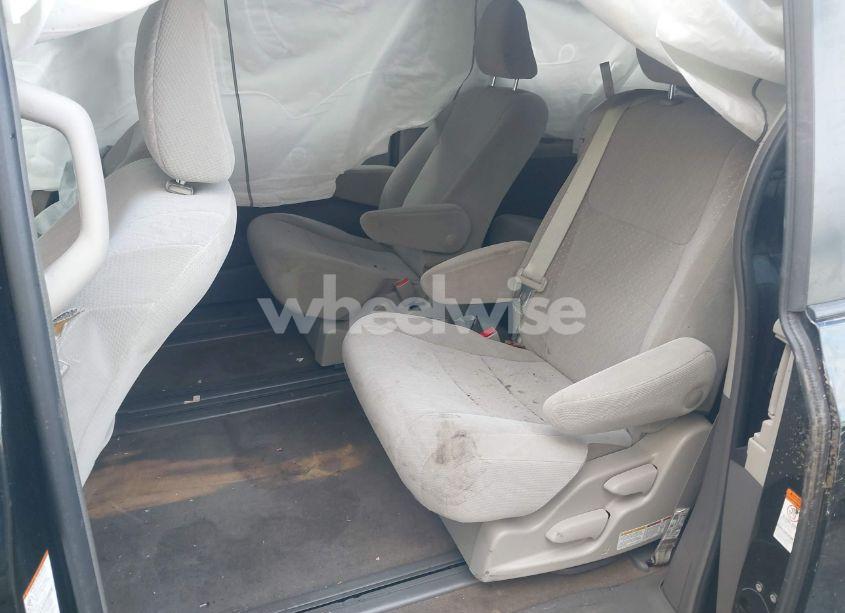 Photo 8 of 2018 Toyota Sienna LE 8 PASSENGER (VIN 5TDKZ3DC8JS956555)