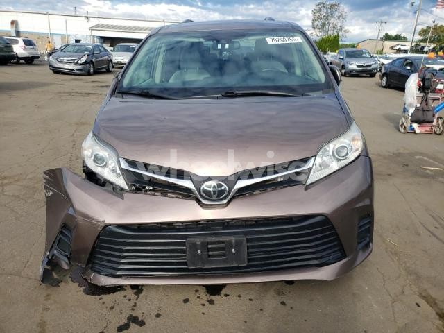 Photo 4 of 2019 TOYOTA SIENNA LE (VIN 5TDKZ3DC8KS972806)