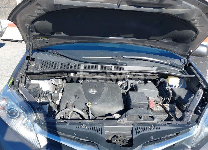 Photo 10 of 2020 Toyota Sienna LE (VIN 5TDKZ3DC8LS051445)