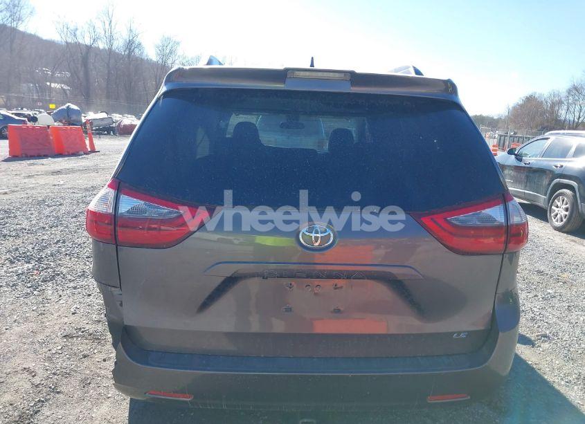 Photo 16 of 2020 Toyota Sienna LE (VIN 5TDKZ3DC8LS051445)