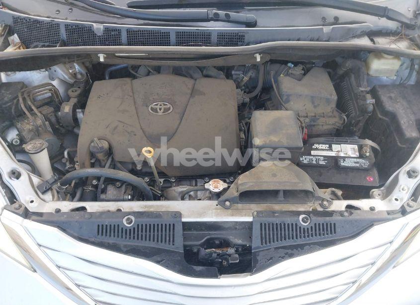 Photo 10 of 2017 Toyota Sienna LE 8 PASSENGER (VIN 5TDKZ3DC9HS787754)