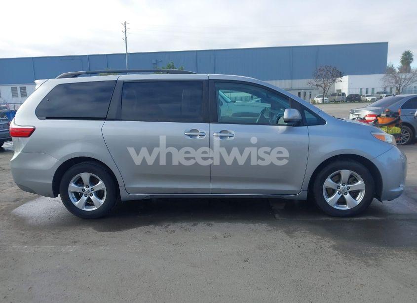 Photo 13 of 2017 Toyota Sienna LE 8 PASSENGER (VIN 5TDKZ3DC9HS787754)