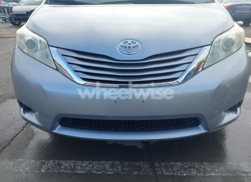 Photo 6 of 2017 Toyota Sienna LE 8 PASSENGER (VIN 5TDKZ3DC9HS787754)