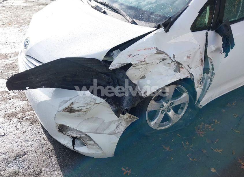 Photo 6 of 2017 Toyota Sienna LE 8 PASSENGER (VIN 5TDKZ3DC9HS875204)