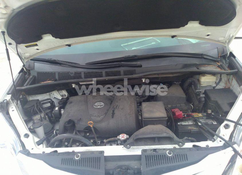 Photo 10 of 2017 Toyota Sienna LE 8 PASSENGER (VIN 5TDKZ3DC9HS885425)