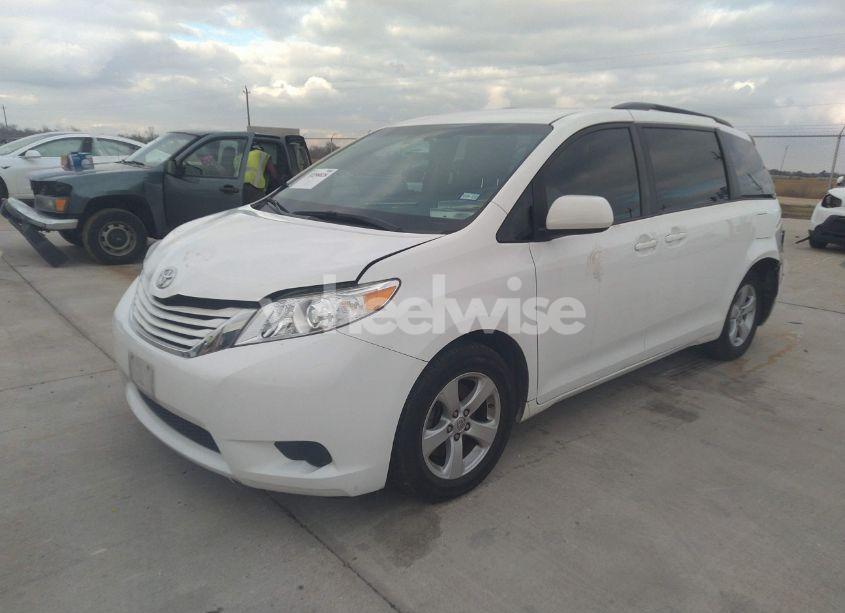 Photo 2 of 2017 Toyota Sienna LE 8 PASSENGER (VIN 5TDKZ3DC9HS885425)