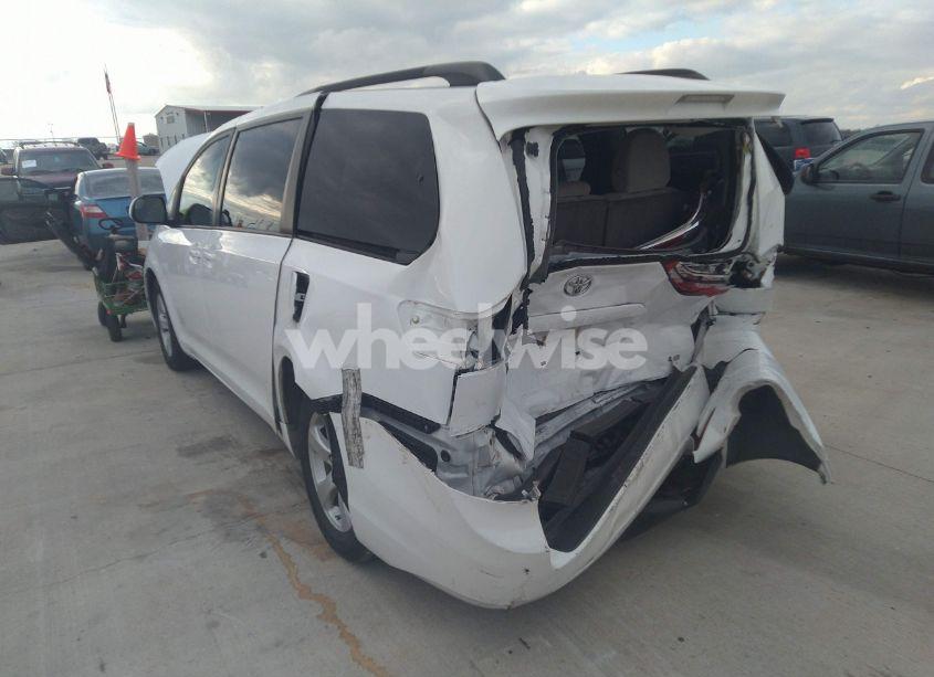 Photo 3 of 2017 Toyota Sienna LE 8 PASSENGER (VIN 5TDKZ3DC9HS885425)