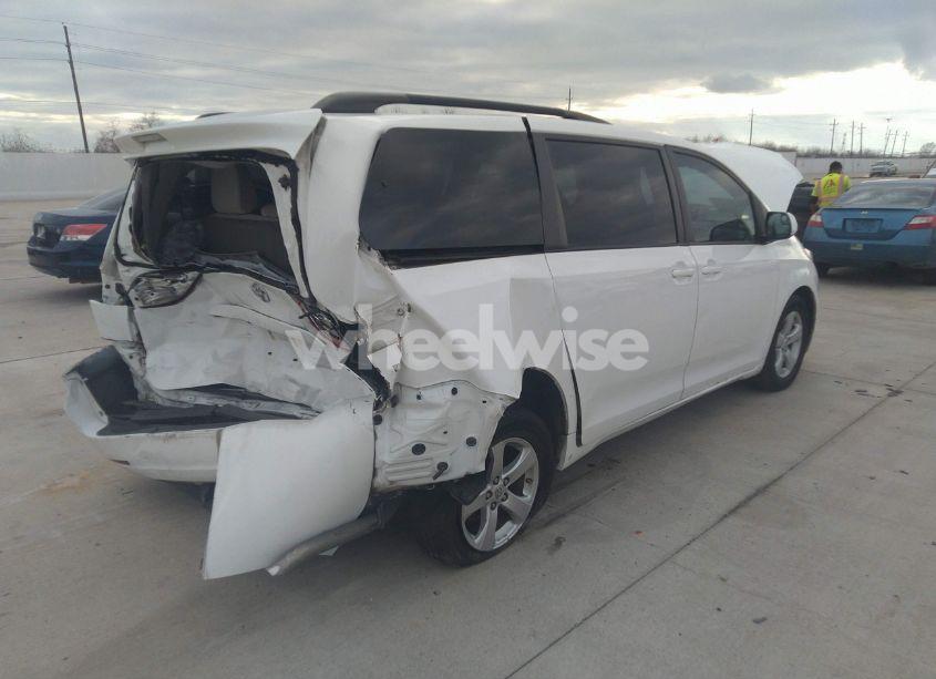 Photo 4 of 2017 Toyota Sienna LE 8 PASSENGER (VIN 5TDKZ3DC9HS885425)