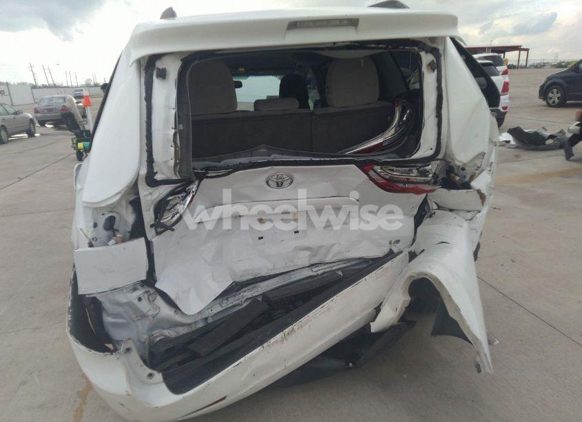 Photo 6 of 2017 Toyota Sienna LE 8 PASSENGER (VIN 5TDKZ3DC9HS885425)