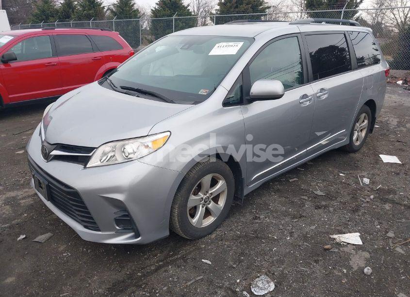 Photo 2 of 2018 Toyota Sienna LE 8 PASSENGER (VIN 5TDKZ3DC9JS928344)
