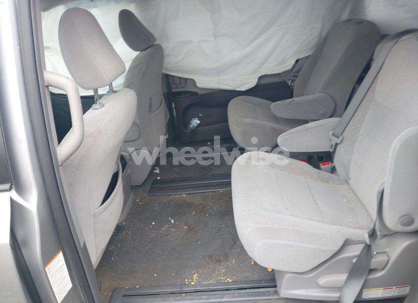 Photo 8 of 2018 Toyota Sienna LE 8 PASSENGER (VIN 5TDKZ3DC9JS928344)