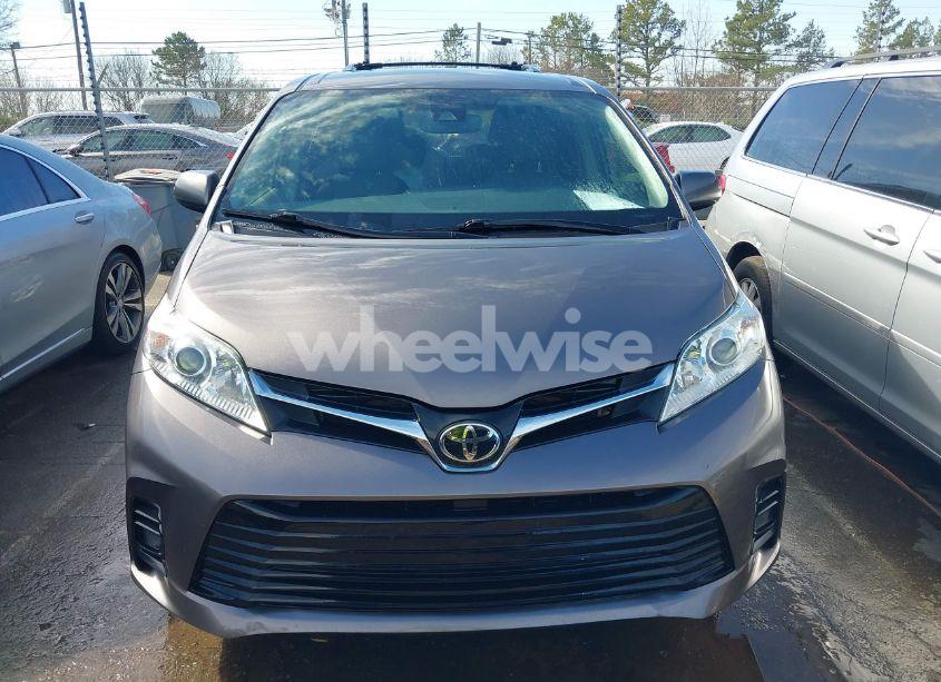Photo 13 of 2019 Toyota Sienna LE 8 PASSENGER (VIN 5TDKZ3DC9KS003158)