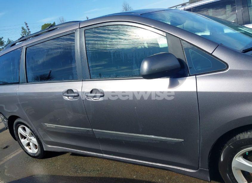 Photo 14 of 2019 Toyota Sienna LE 8 PASSENGER (VIN 5TDKZ3DC9KS003158)