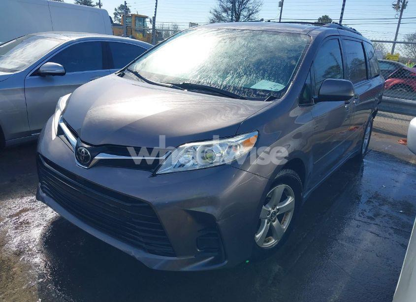 Photo 2 of 2019 Toyota Sienna LE 8 PASSENGER (VIN 5TDKZ3DC9KS003158)