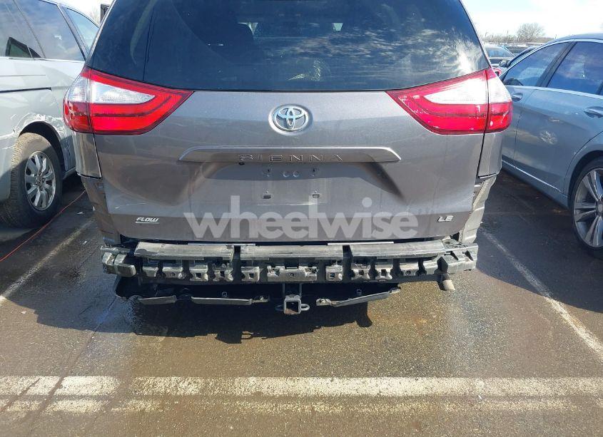 Photo 6 of 2019 Toyota Sienna LE 8 PASSENGER (VIN 5TDKZ3DC9KS003158)