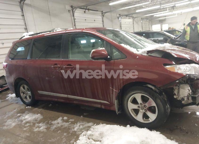 Photo 14 of 2019 Toyota Sienna LE 8 PASSENGER (VIN 5TDKZ3DC9KS015195)