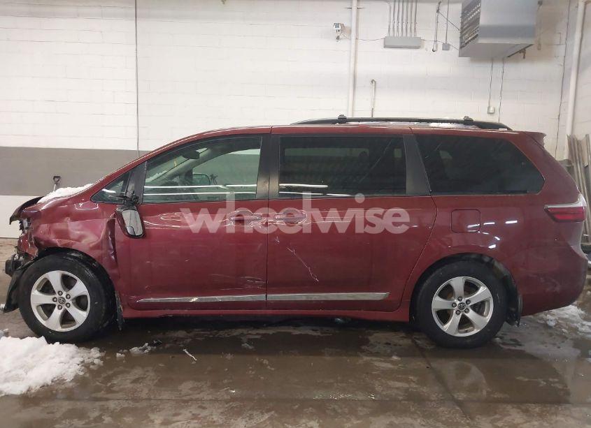 Photo 15 of 2019 Toyota Sienna LE 8 PASSENGER (VIN 5TDKZ3DC9KS015195)