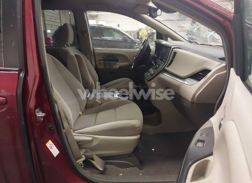 Photo 5 of 2019 Toyota Sienna LE 8 PASSENGER (VIN 5TDKZ3DC9KS015195)