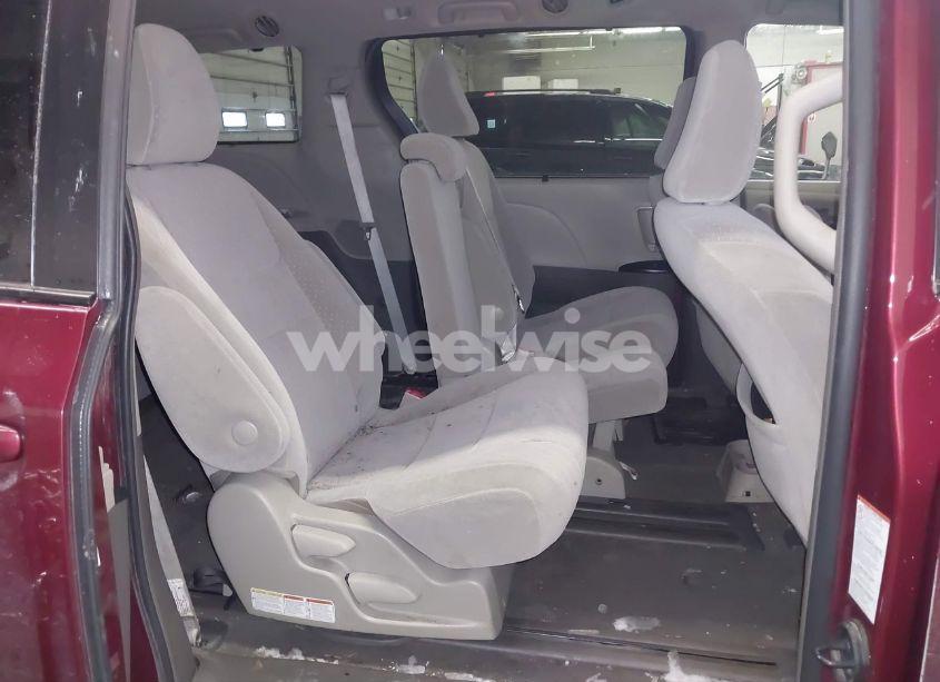 Photo 8 of 2019 Toyota Sienna LE 8 PASSENGER (VIN 5TDKZ3DC9KS015195)