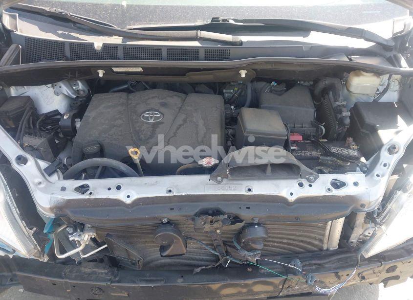 Photo 10 of 2019 Toyota Sienna LE 8 PASSENGER (VIN 5TDKZ3DC9KS981398)