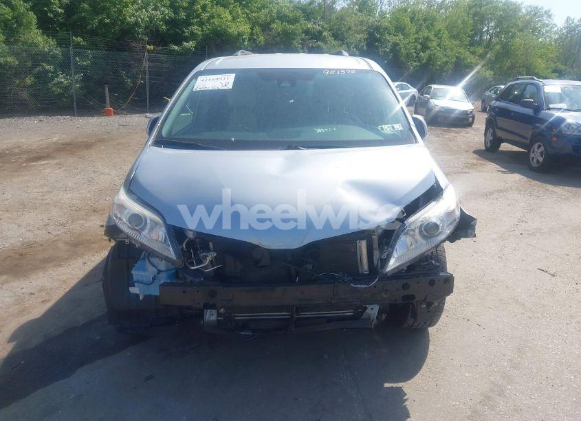 Photo 12 of 2019 Toyota Sienna LE 8 PASSENGER (VIN 5TDKZ3DC9KS981398)