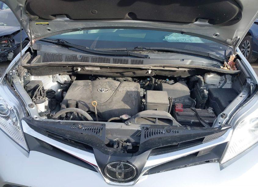 Photo 10 of 2020 Toyota Sienna LE (VIN 5TDKZ3DC9LS046500)