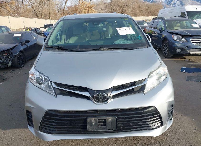 Photo 12 of 2020 Toyota Sienna LE (VIN 5TDKZ3DC9LS046500)