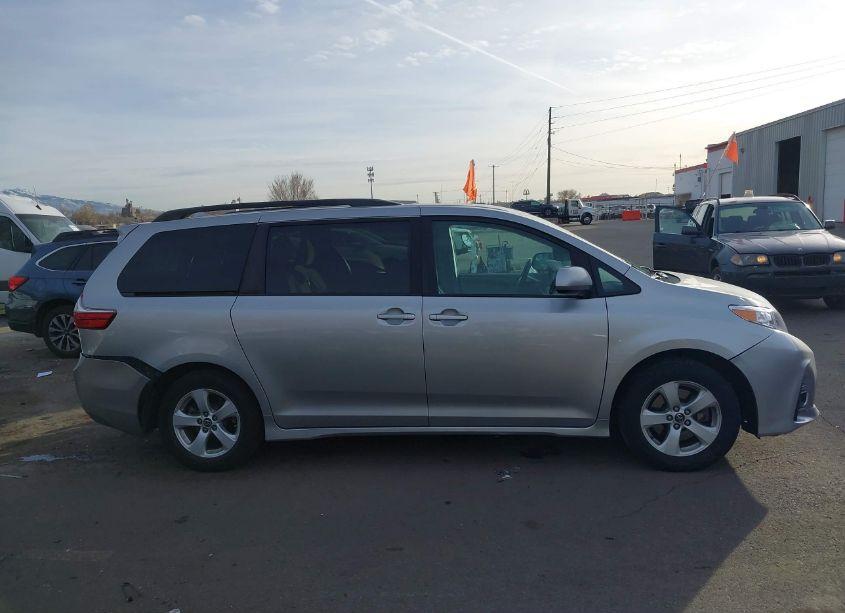 Photo 13 of 2020 Toyota Sienna LE (VIN 5TDKZ3DC9LS046500)