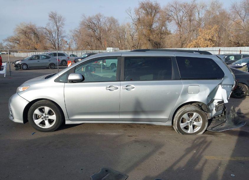 Photo 14 of 2020 Toyota Sienna LE (VIN 5TDKZ3DC9LS046500)