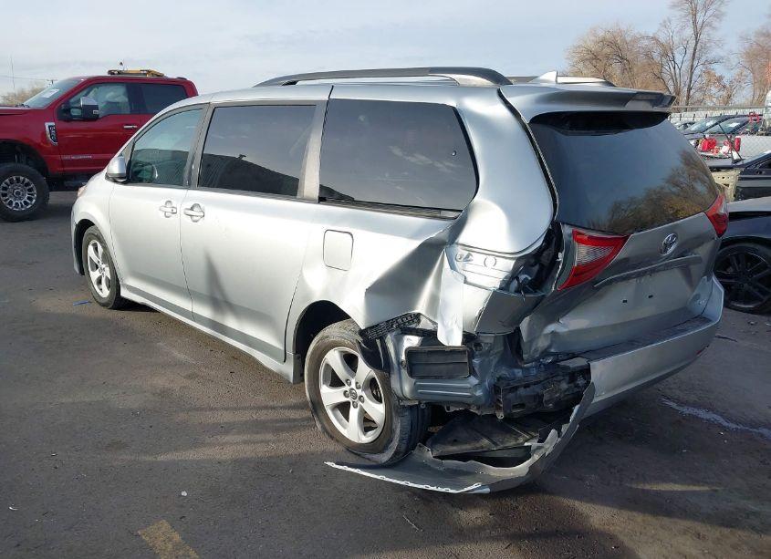 Photo 3 of 2020 Toyota Sienna LE (VIN 5TDKZ3DC9LS046500)