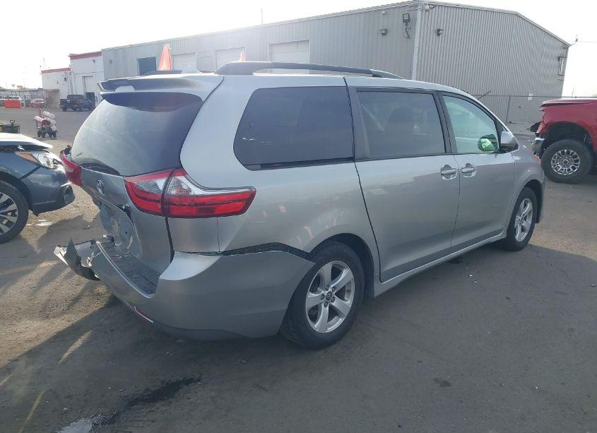 Photo 4 of 2020 Toyota Sienna LE (VIN 5TDKZ3DC9LS046500)