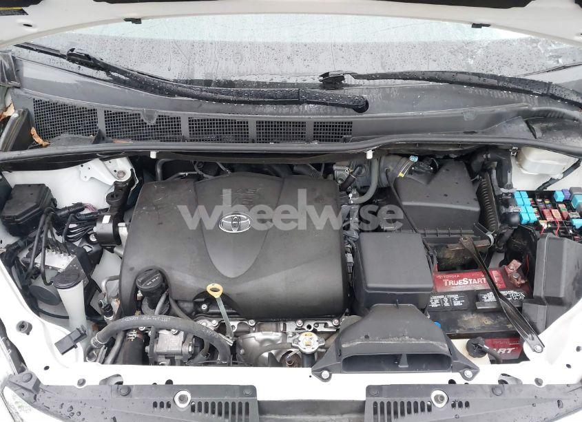 Photo 10 of 2020 Toyota Sienna LE (VIN 5TDKZ3DC9LS050403)