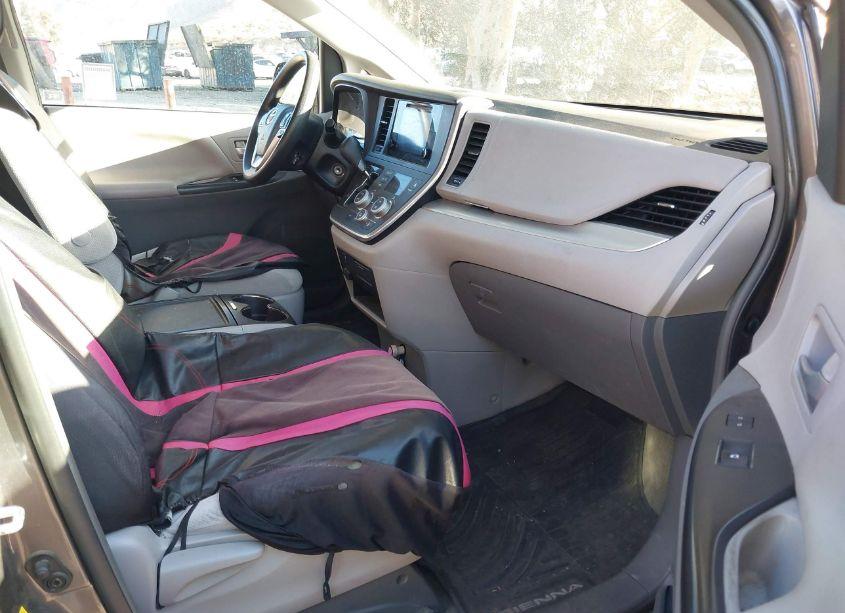 Photo 5 of 2017 Toyota Sienna LE 8 PASSENGER (VIN 5TDKZ3DCXHS769358)