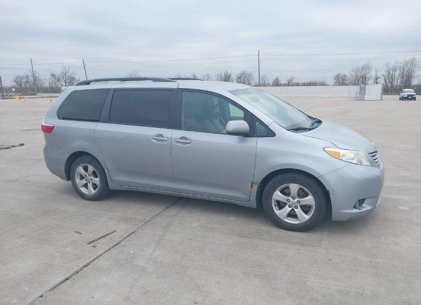 Photo 13 of 2017 Toyota Sienna LE 8 PASSENGER (VIN 5TDKZ3DCXHS798164)