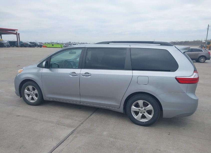 Photo 14 of 2017 Toyota Sienna LE 8 PASSENGER (VIN 5TDKZ3DCXHS798164)