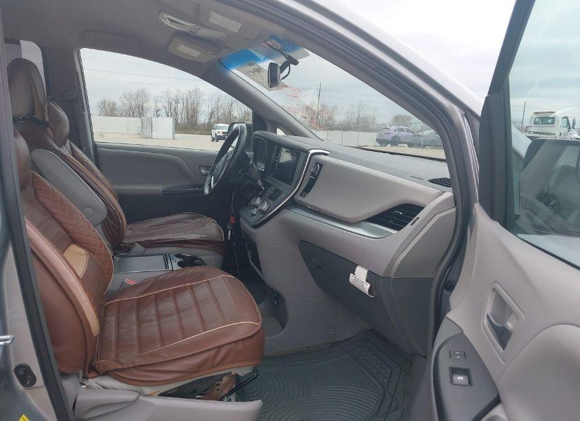 Photo 5 of 2017 Toyota Sienna LE 8 PASSENGER (VIN 5TDKZ3DCXHS798164)