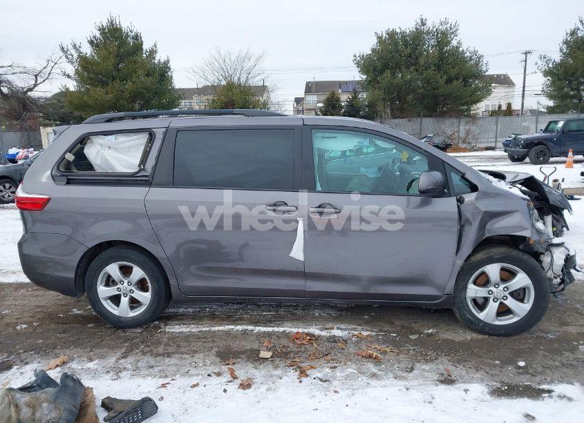 Photo 13 of 2017 Toyota Sienna LE 8 PASSENGER (VIN 5TDKZ3DCXHS854216)