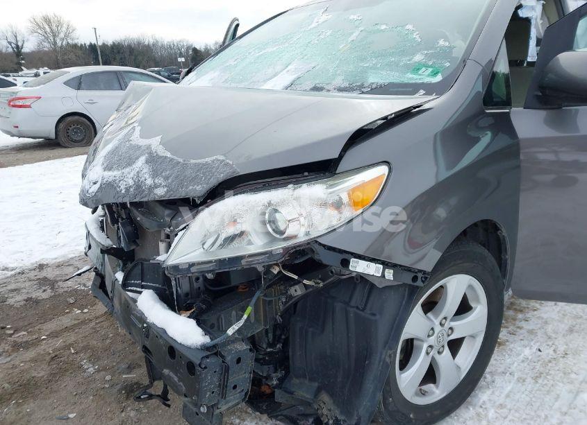 Photo 18 of 2017 Toyota Sienna LE 8 PASSENGER (VIN 5TDKZ3DCXHS854216)