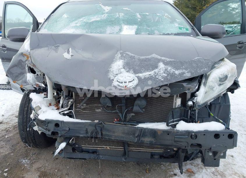 Photo 6 of 2017 Toyota Sienna LE 8 PASSENGER (VIN 5TDKZ3DCXHS854216)