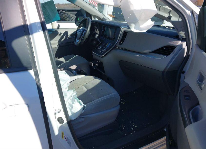 Photo 5 of 2017 Toyota Sienna LE 8 PASSENGER (VIN 5TDKZ3DCXHS862896)