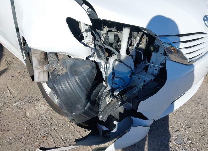 Photo 6 of 2017 Toyota Sienna LE 8 PASSENGER (VIN 5TDKZ3DCXHS862896)