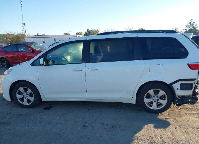 Photo 14 of 2017 Toyota Sienna LE 8 PASSENGER (VIN 5TDKZ3DCXHS883943)