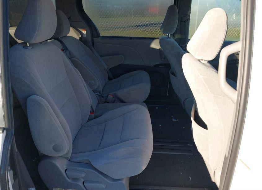 Photo 8 of 2017 Toyota Sienna LE 8 PASSENGER (VIN 5TDKZ3DCXHS883943)