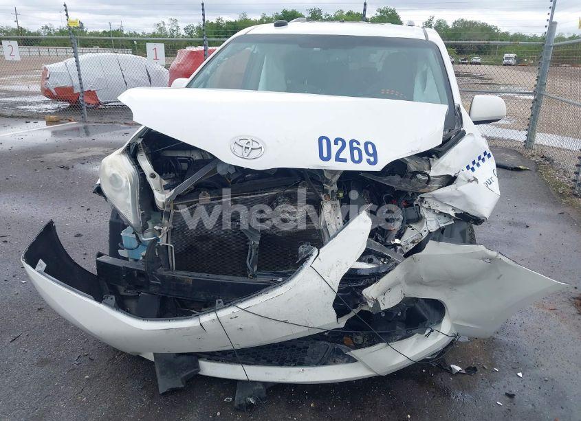 Photo 12 of 2017 Toyota Sienna LE 8 PASSENGER (VIN 5TDKZ3DCXHS896658)