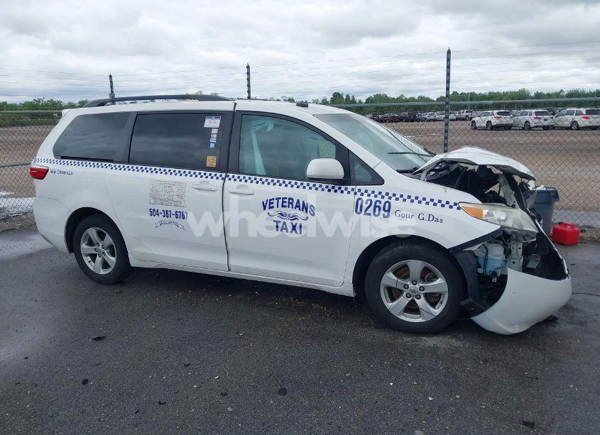 Photo 13 of 2017 Toyota Sienna LE 8 PASSENGER (VIN 5TDKZ3DCXHS896658)